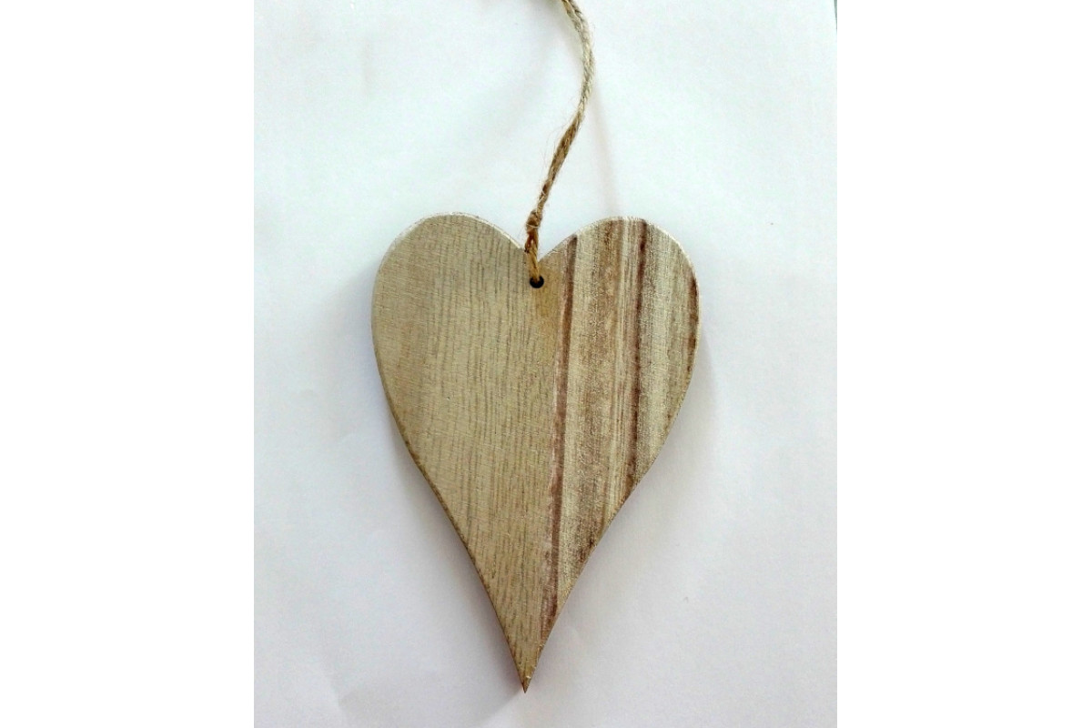Corazón de Madera - Dimensiones 13 x 15 cm Corazón de Madera - Dimensiones 13 x 15 cm