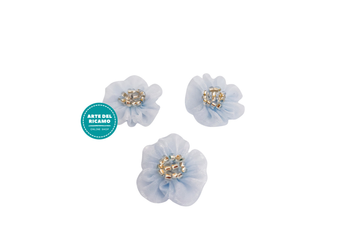 Fiore in Tulle Celeste con Perline Argento Fiore in Tulle Celeste con Perline Argento