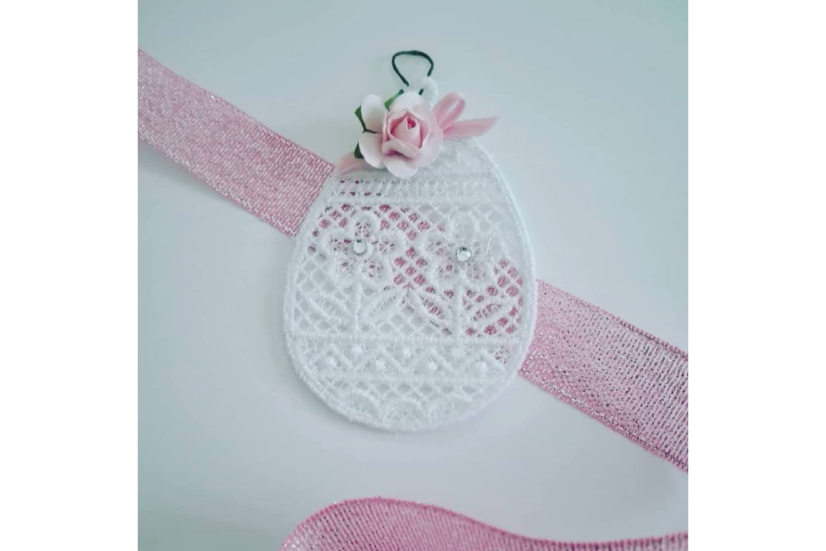 Easter Egg with Daisies - White Lace Easter Egg with Daisies - White Lace