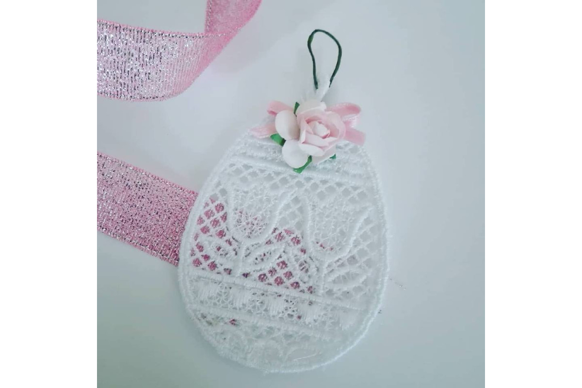 Easter Egg with Tulips - White Lace Easter Egg with Tulips - White Lace