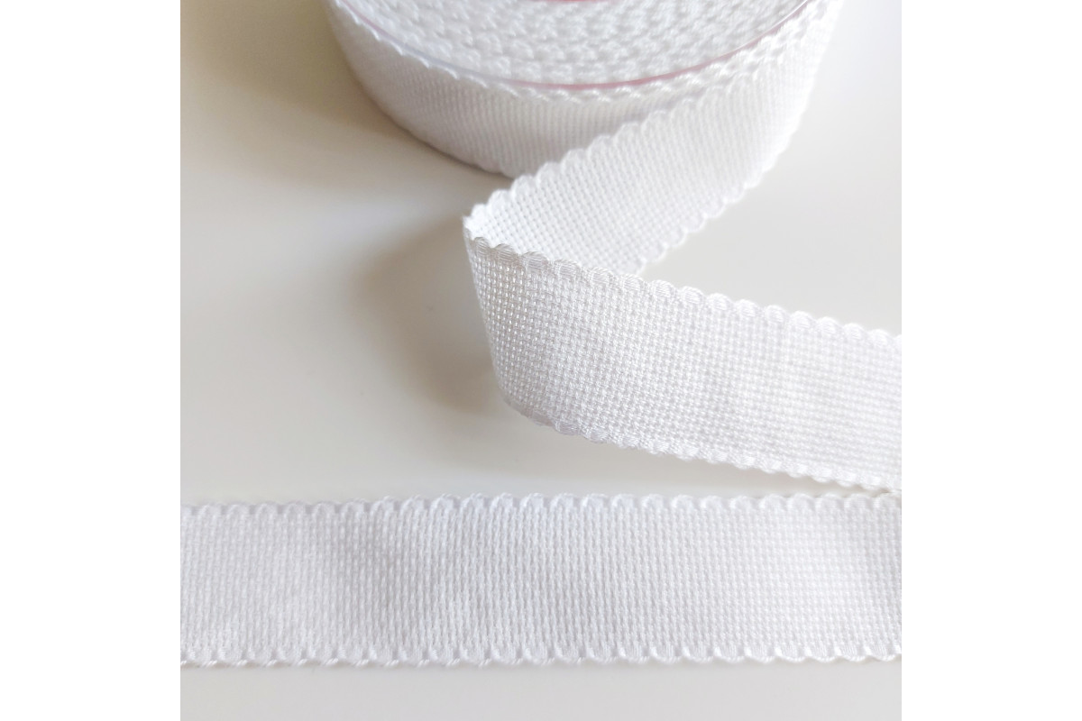 Bordo Aida Bianco 55 Quadretti - Altezza 3 cm Bordo Aida Bianco 55 Quadretti - Altezza 3 cm