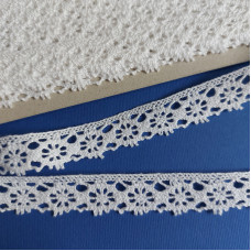 Art. 268 - Merletto a Fuselli Bianco - Altezza 1,5 cm Art. 268 - Merletto a Fuselli Bianco - Altezza 1,5 cm
