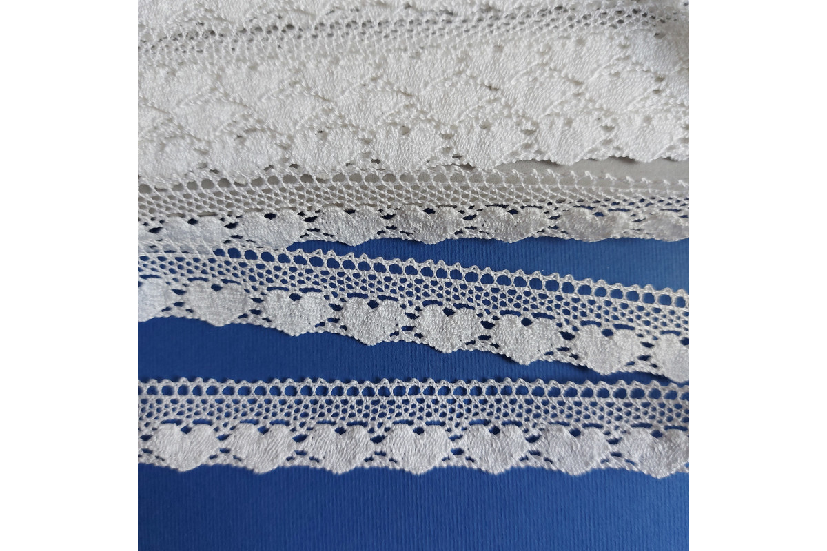 Art. 575 - Merletto a Fuselli Cuori - Bianco Art. 575 - Merletto a Fuselli Cuori - Bianco