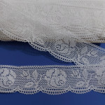 Art. 340 - Puntilla de Bolillos con Rosas - Color Blanco