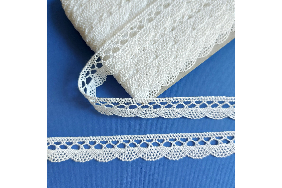 Art. 222 - Merletto a Fuselli Bianco - 1,5 cm Art. 222 - Merletto a Fuselli Bianco - 1,5 cm