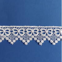 Pizzo Macramé Bianco con Fiocchetti - Altezza 4 cm