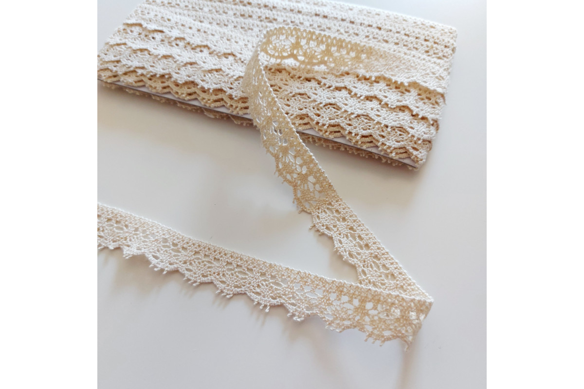 Art. 620 - Pizzo a Tombolo in Cotone - Colore Ecru' - Altezza 2,5 cm Art. 620 - Pizzo a Tombolo in Cotone - Colore Ecru' - Altezza 2,5 cm