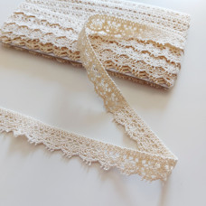 Art. 620 - Pizzo a Tombolo in Cotone - Colore Ecru' - Altezza 2,5 cm Art. 620 - Pizzo a Tombolo in Cotone - Colore Ecru' - Altezza 2,5 cm