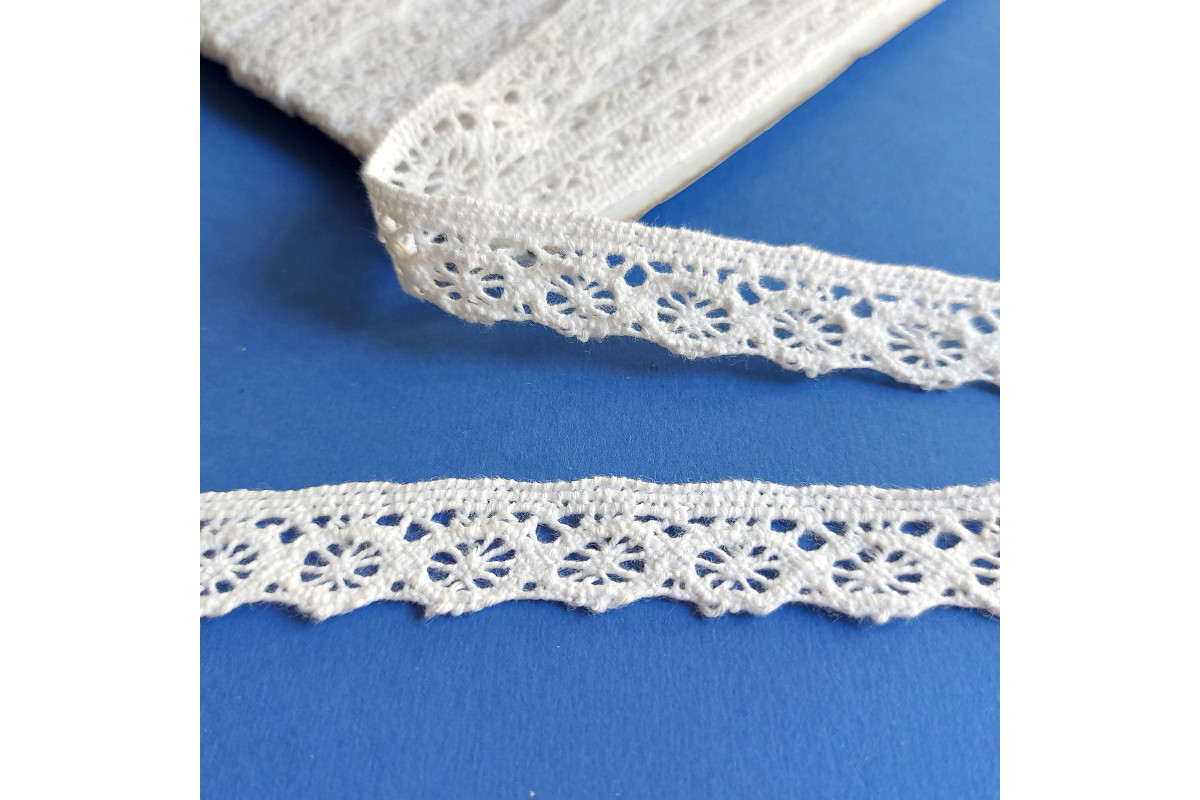 Art. 335F - Merletto a Fuselli - Bianco - Altezza 2 cm Art. 335F - Merletto a Fuselli - Bianco - Altezza 2 cm
