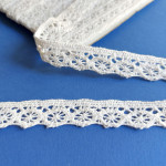 Art. 335F - Bobbin Lace Border - White - Width 2 cm Art. 335F - Bobbin Lace Border - White - Width 2 cm