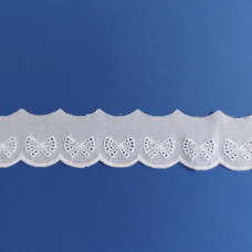 Pizzo Sangallo con Fiocchi - Altezza 3,5 cm Pizzo Sangallo con Fiocchi - Altezza 3,5 cm