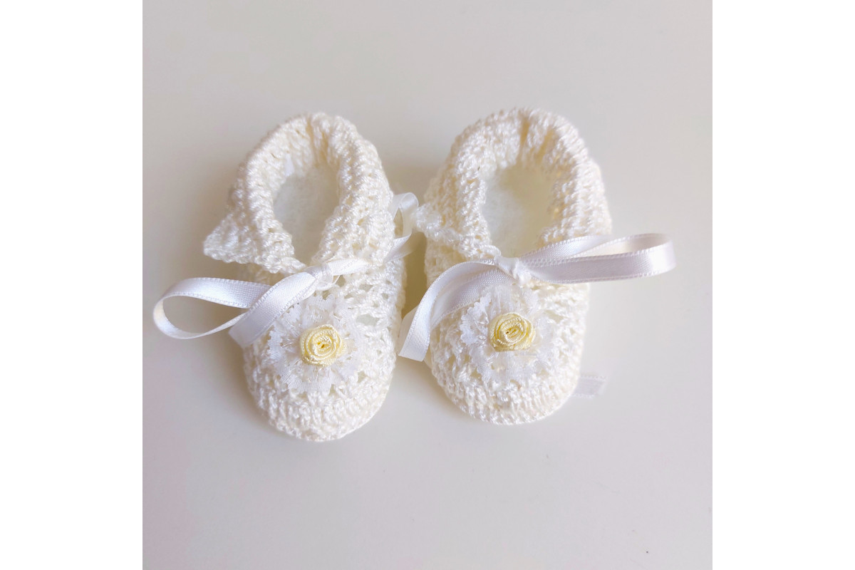 Zapatos de Bebè a Ganchillo - Flores Panna Zapatos de Bebè a Ganchillo - Flores Panna