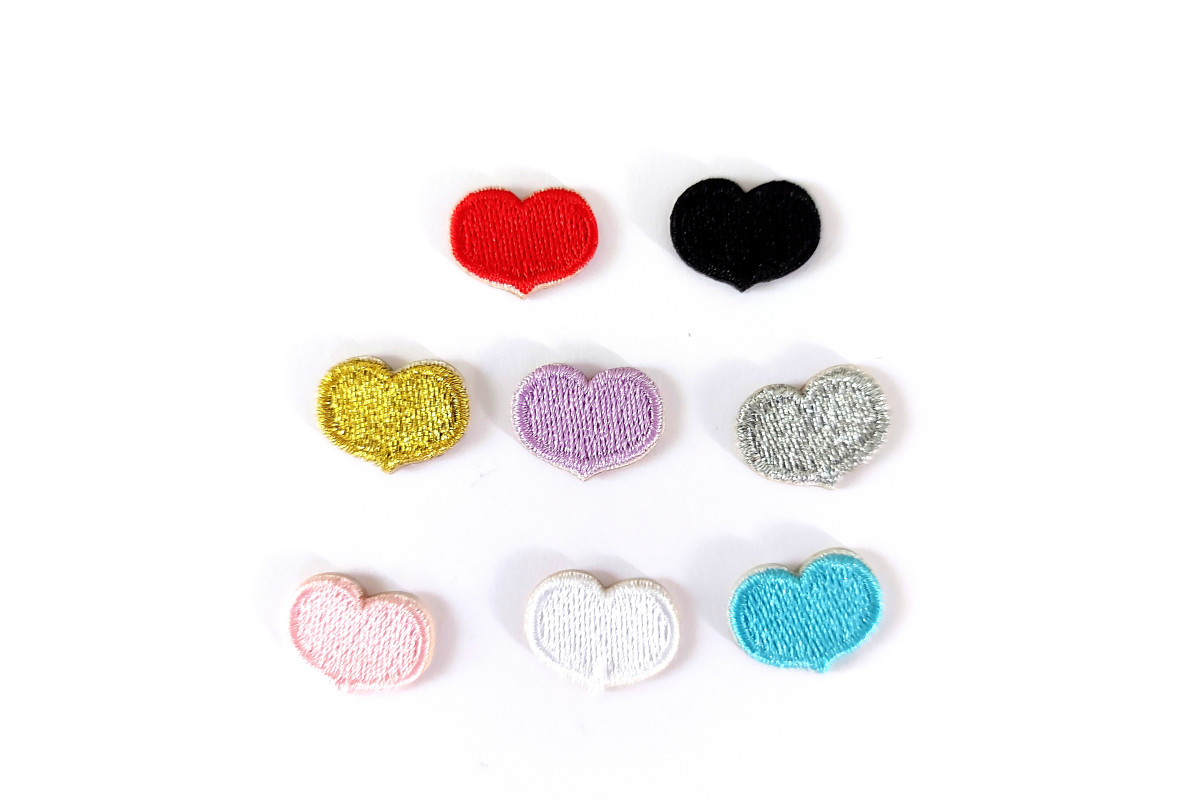 Applicazioni Termoadesive Attacca e Stacca - Piccoli Cuori Assortiti Applicazioni Termoadesive Attacca e Stacca - Piccoli Cuori Assortiti