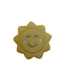 Marbet - Pegatina Termoadhesiva - Sol con Mejillas Color Crema Marbet - Pegatina Termoadhesiva - Sol con Mejillas Color Crema