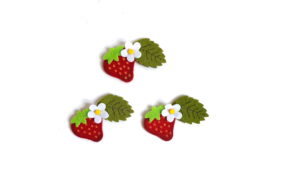 Felt Decorations - Strawberries with Leaf and Flower Felt Decorations - Strawberries with Leaf and Flower