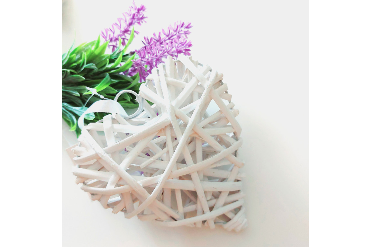 Cuore in Rattan Bianco - 15 cm Cuore in Rattan Bianco - 15 cm