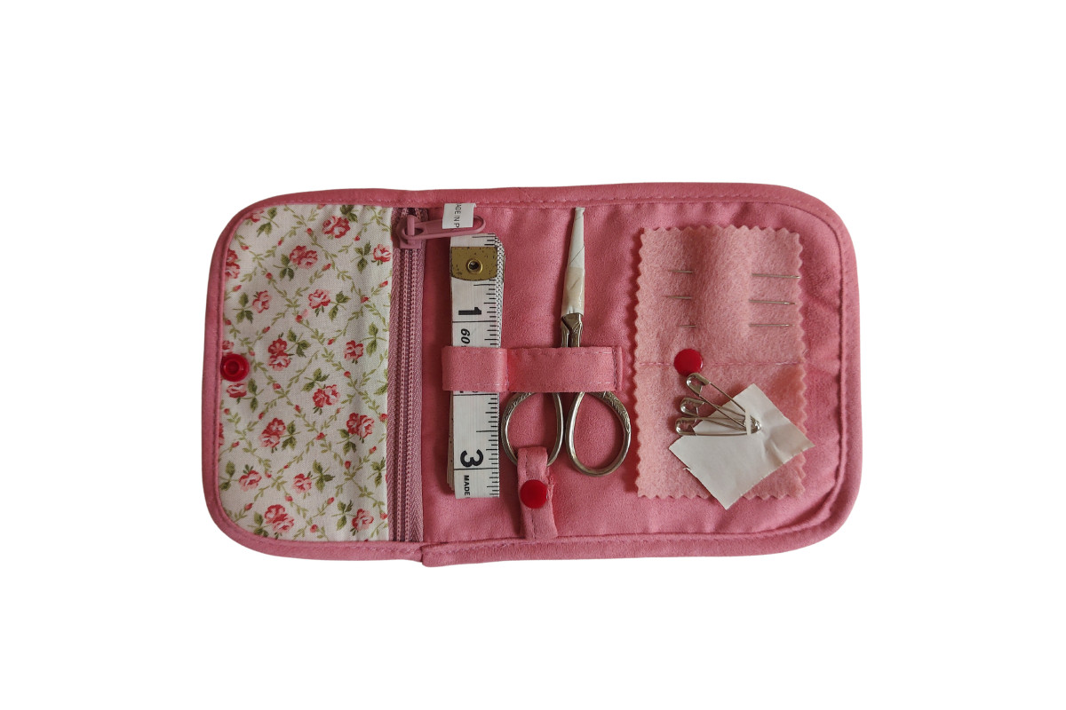 Travel Sewing Kit - Pink Travel Sewing Kit - Pink
