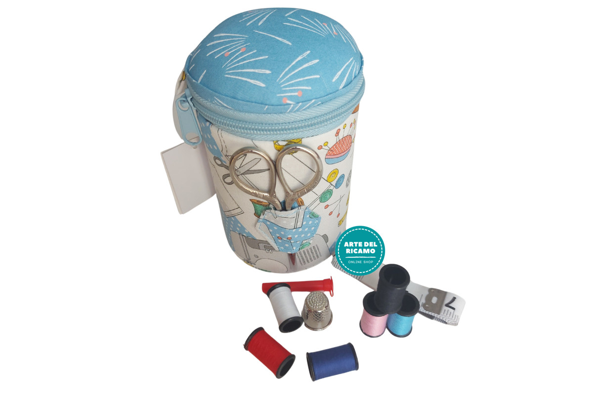 Astuccio per Cucito con Puntaspilli - Spilli e Bottoni Astuccio per Cucito con Puntaspilli - Spilli e Bottoni