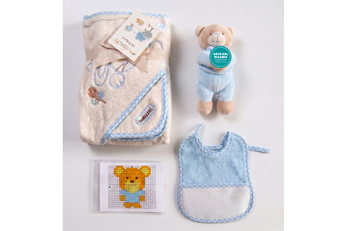 Set Regalo Nascita "Naturals" - Accappatoio, Orsetto e Ricamo Fai-da-Te - Celeste Set Regalo Nascita "Naturals" - Accappatoio, Orsetto e Ricamo Fai-da-Te - Celeste