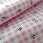 Tessuto in Puro Cotone - Quadri Rosa e Fiori Tessuto in Puro Cotone - Quadri Rosa e Fiori