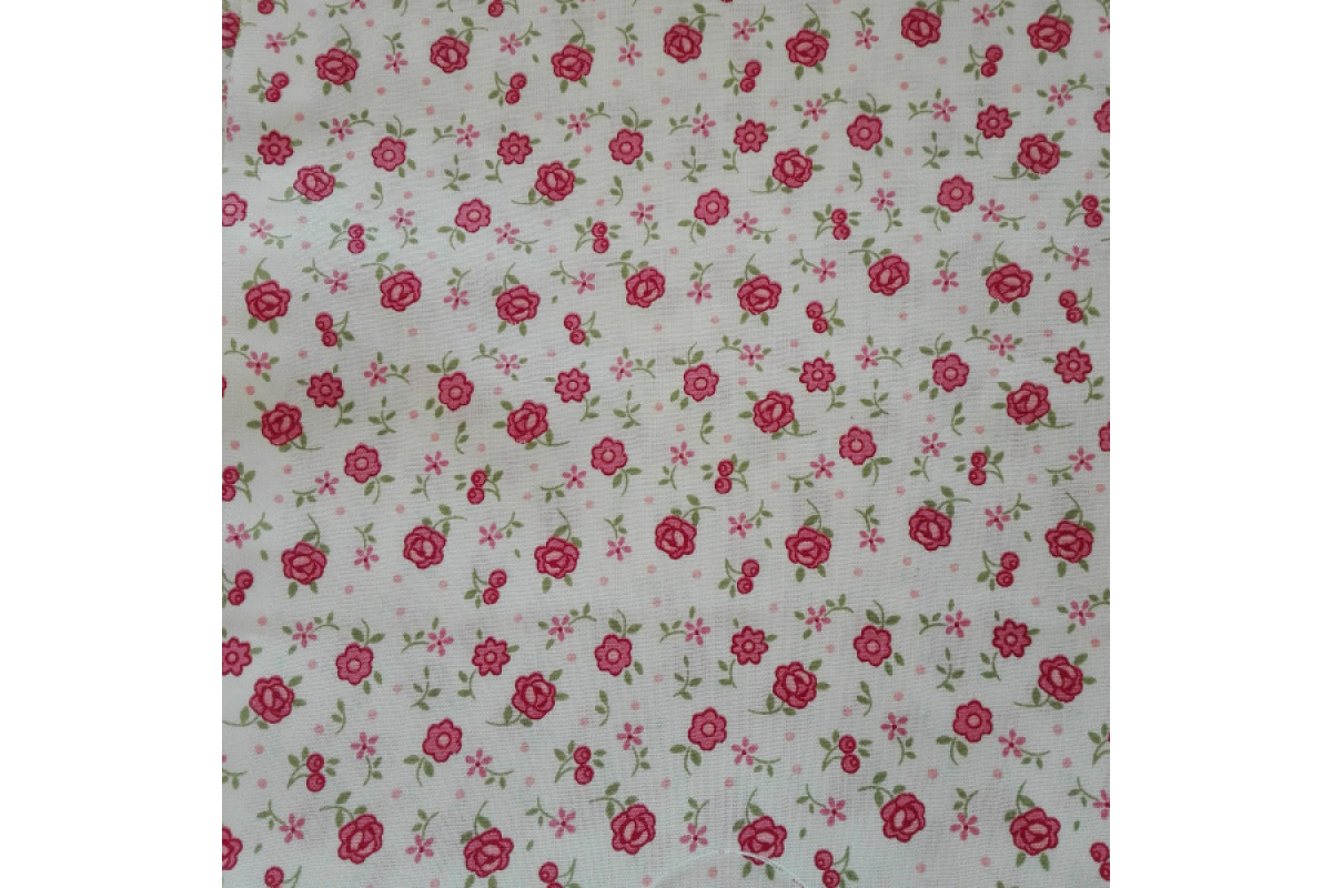 Tejido Patchwork con Flor Rosa