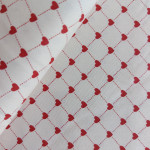 Tela de Algodón Crema con Corazones Rojos